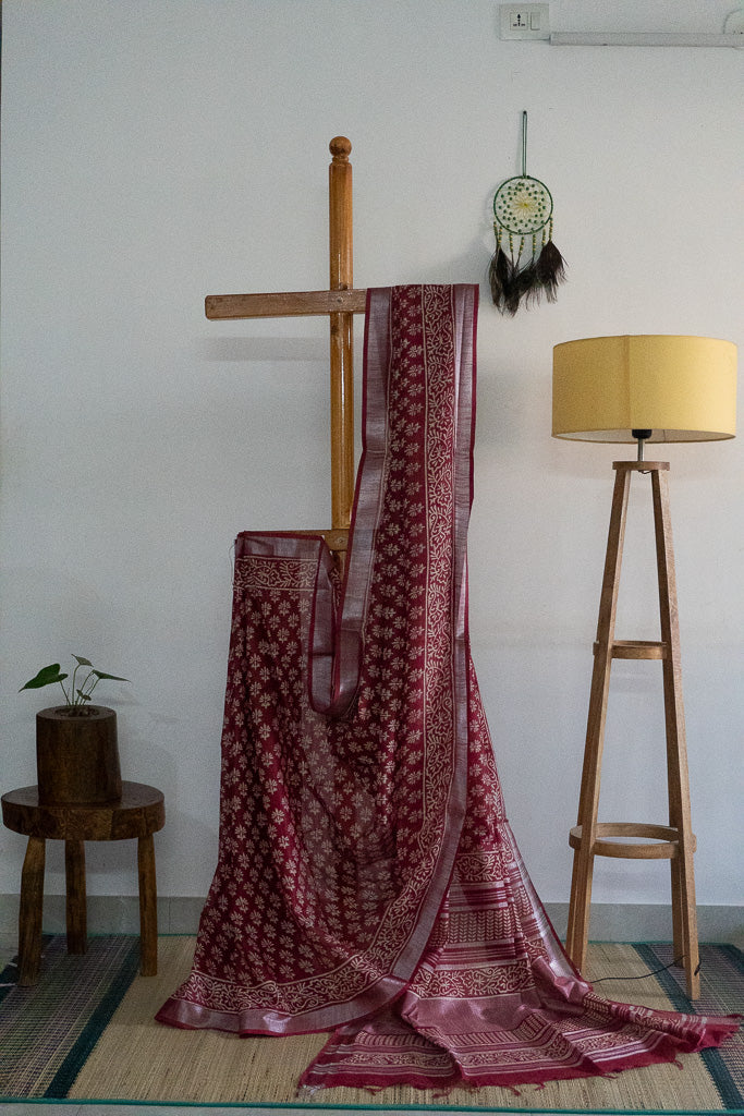 Linen Cotton - White block prints in Maroon with zari