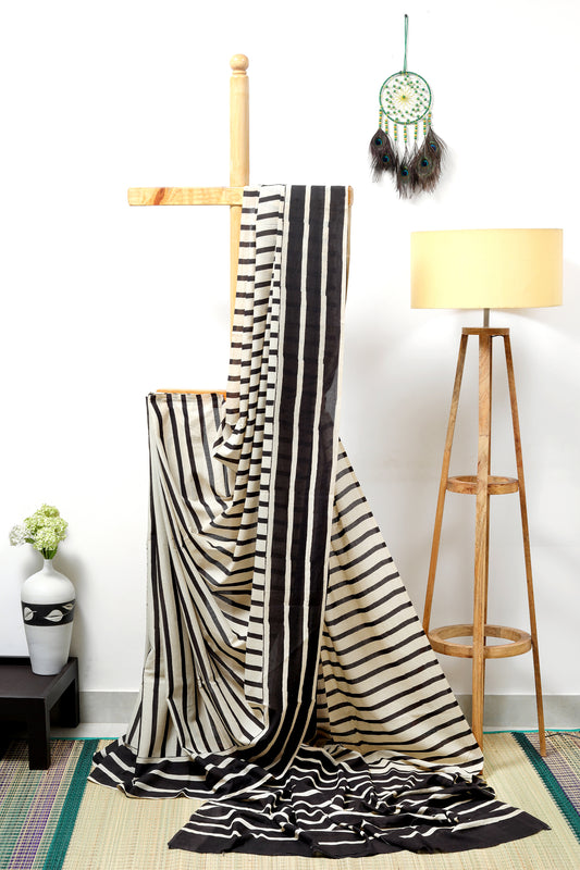Mul cotton Bagru prints - Black horizontal and vertical stripes