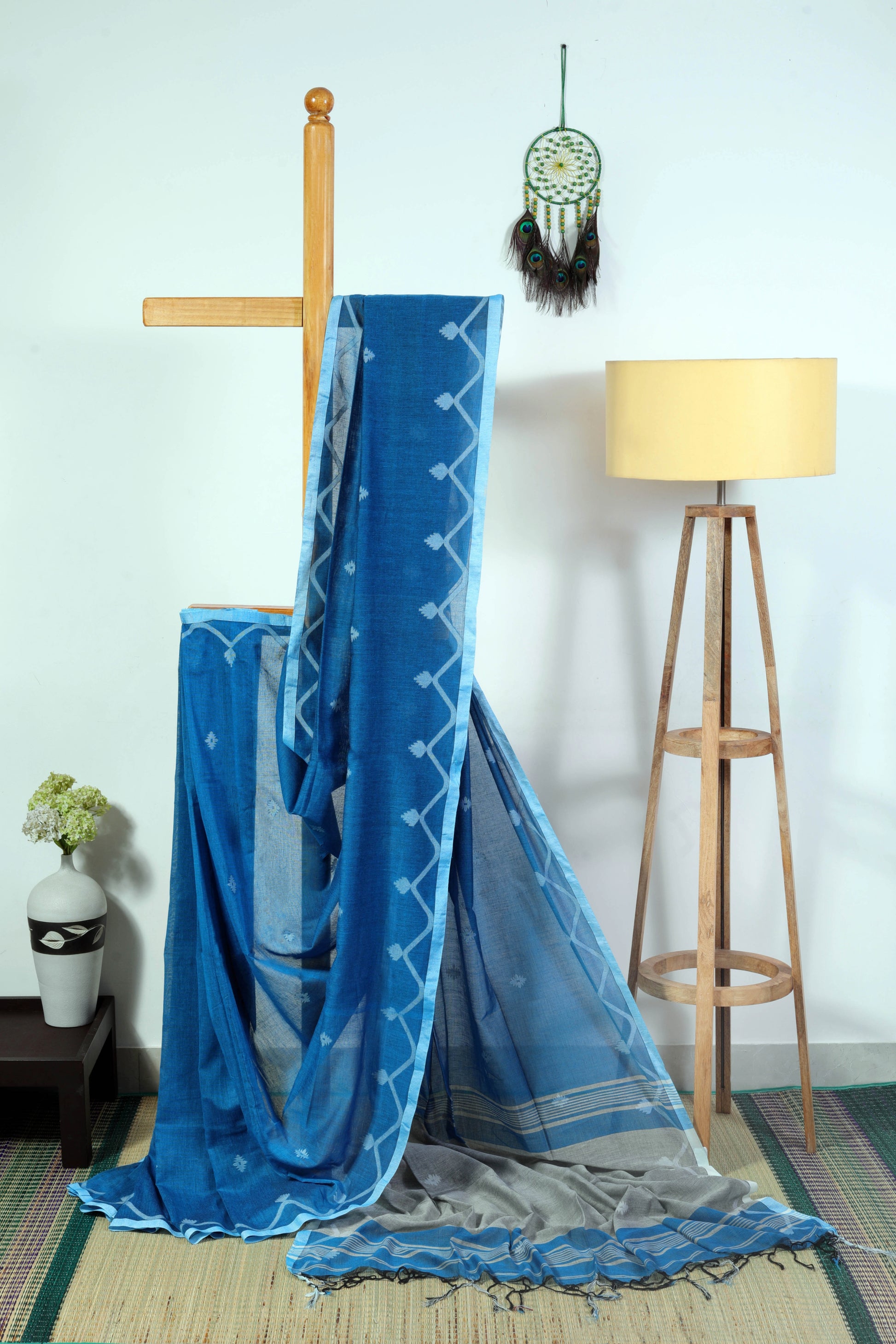 Soft Cotton - Bright blue and light blue Temple border