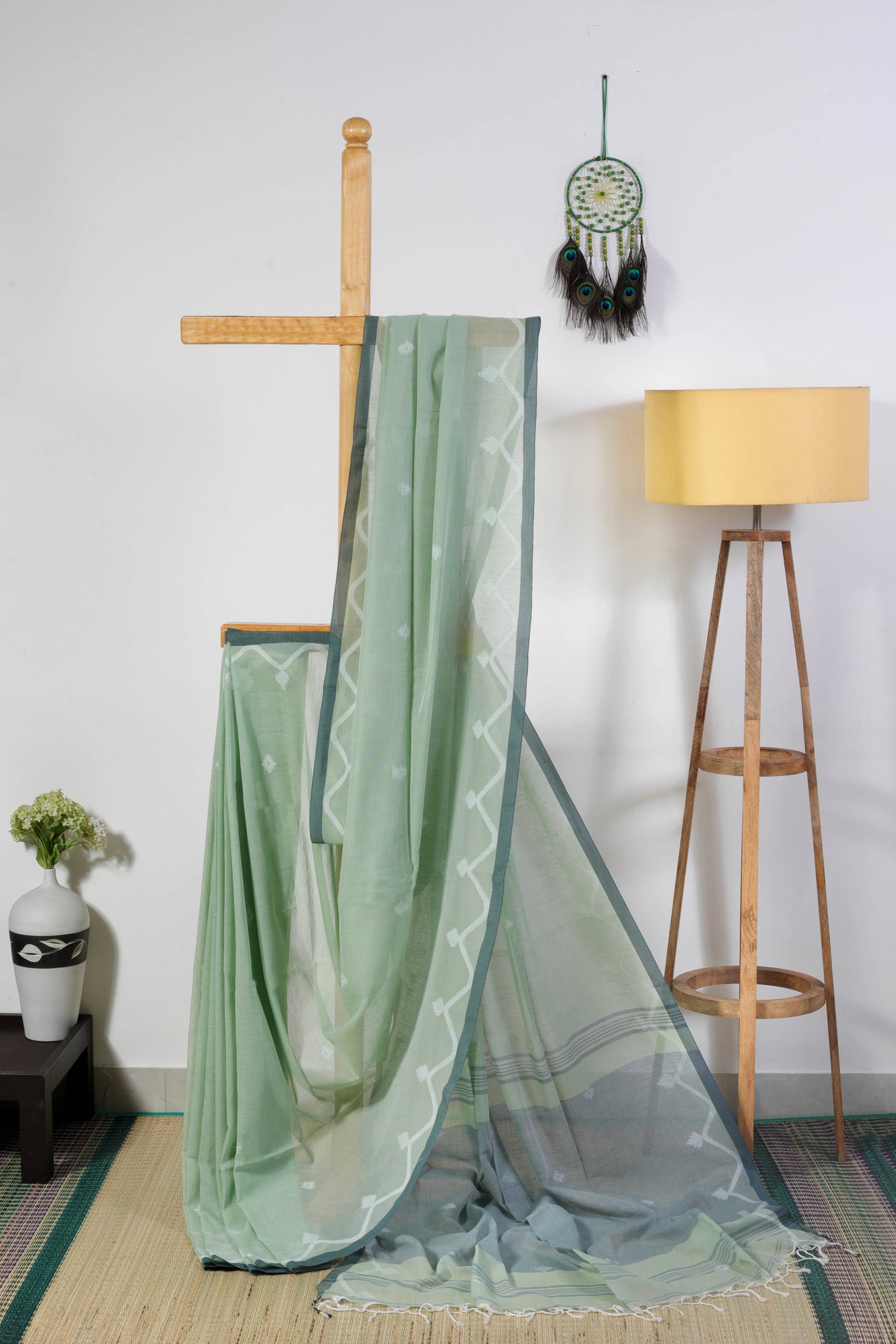 Soft Cotton - Light green and grey Temple border